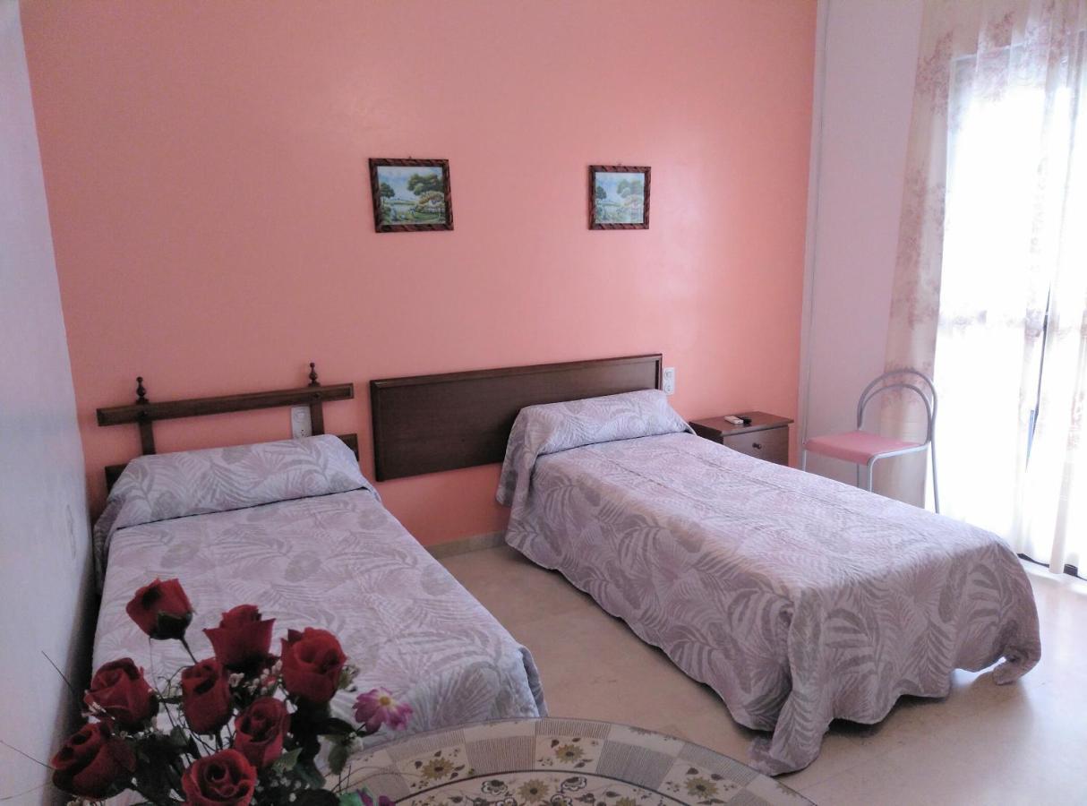 Pension Larra Mairena De Alcor Εξωτερικό φωτογραφία