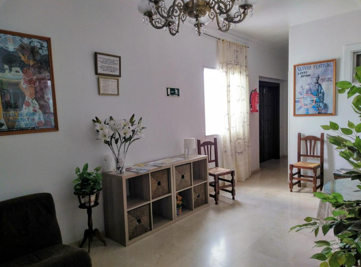 Pension Larra Mairena De Alcor Εξωτερικό φωτογραφία